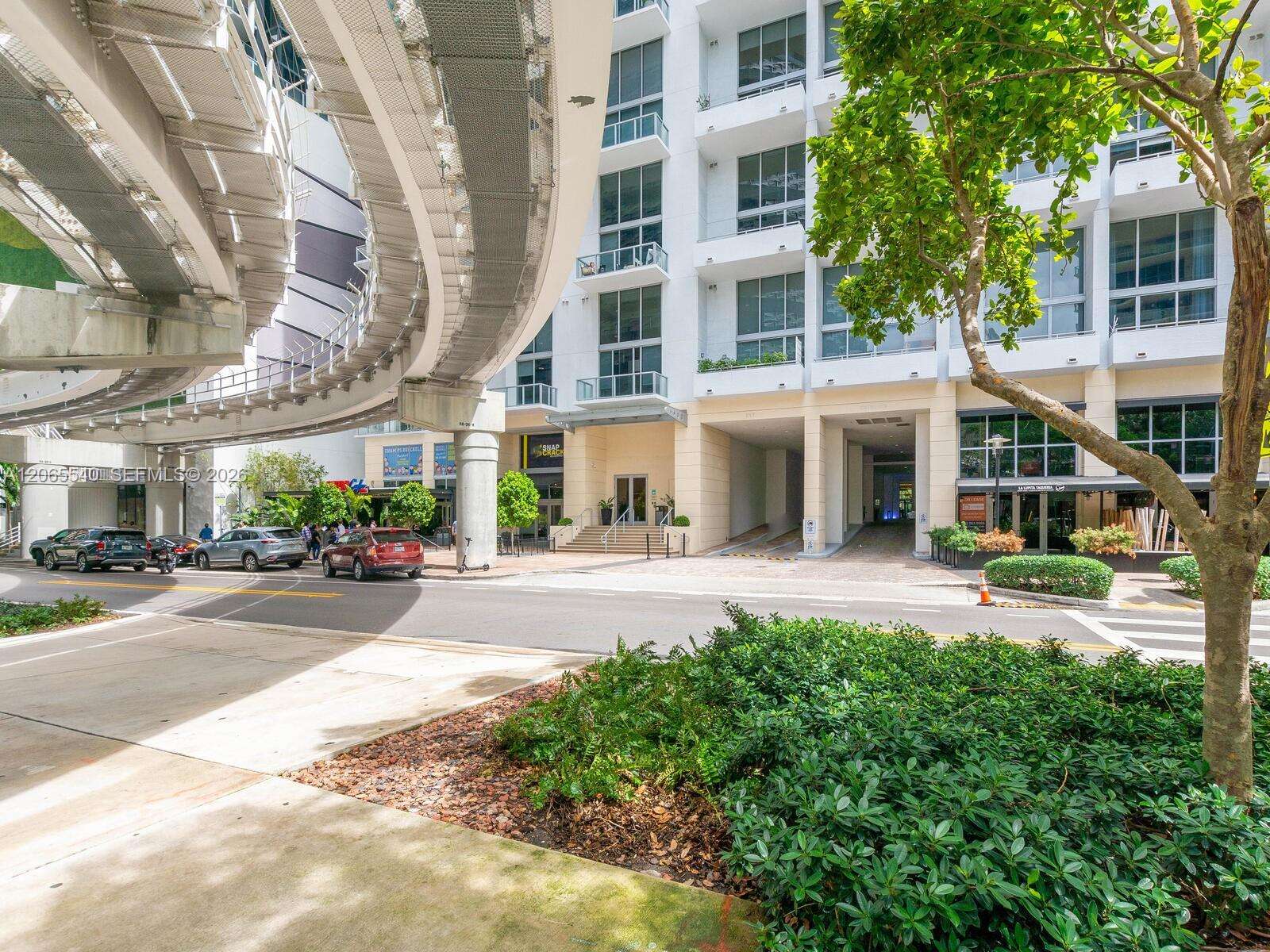 1060 Brickell at 1050 Brickell Ave, Miami, FL 33131 - For Rent photo 29