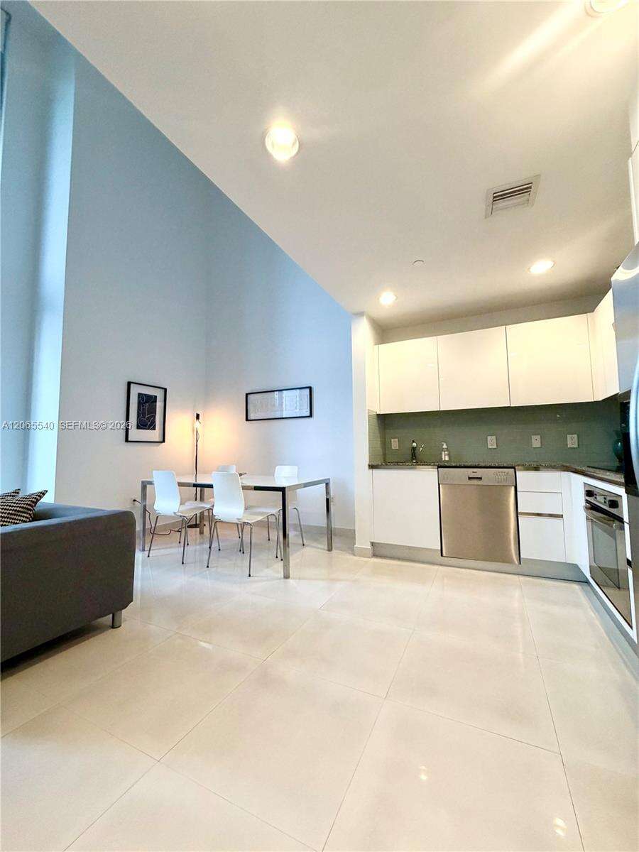 1060 Brickell at 1050 Brickell Ave, Miami, FL 33131 - For Rent photo 5