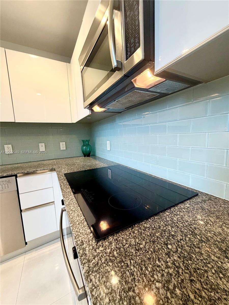 1060 Brickell at 1050 Brickell Ave, Miami, FL 33131 - For Rent photo 10