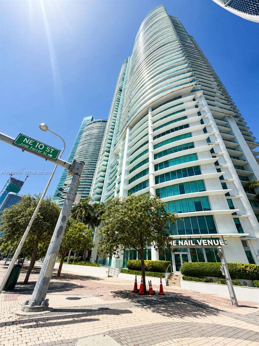 900 Biscayne at 900 Biscayne Blvd, Miami, FL 33132 - For Rent photo 2