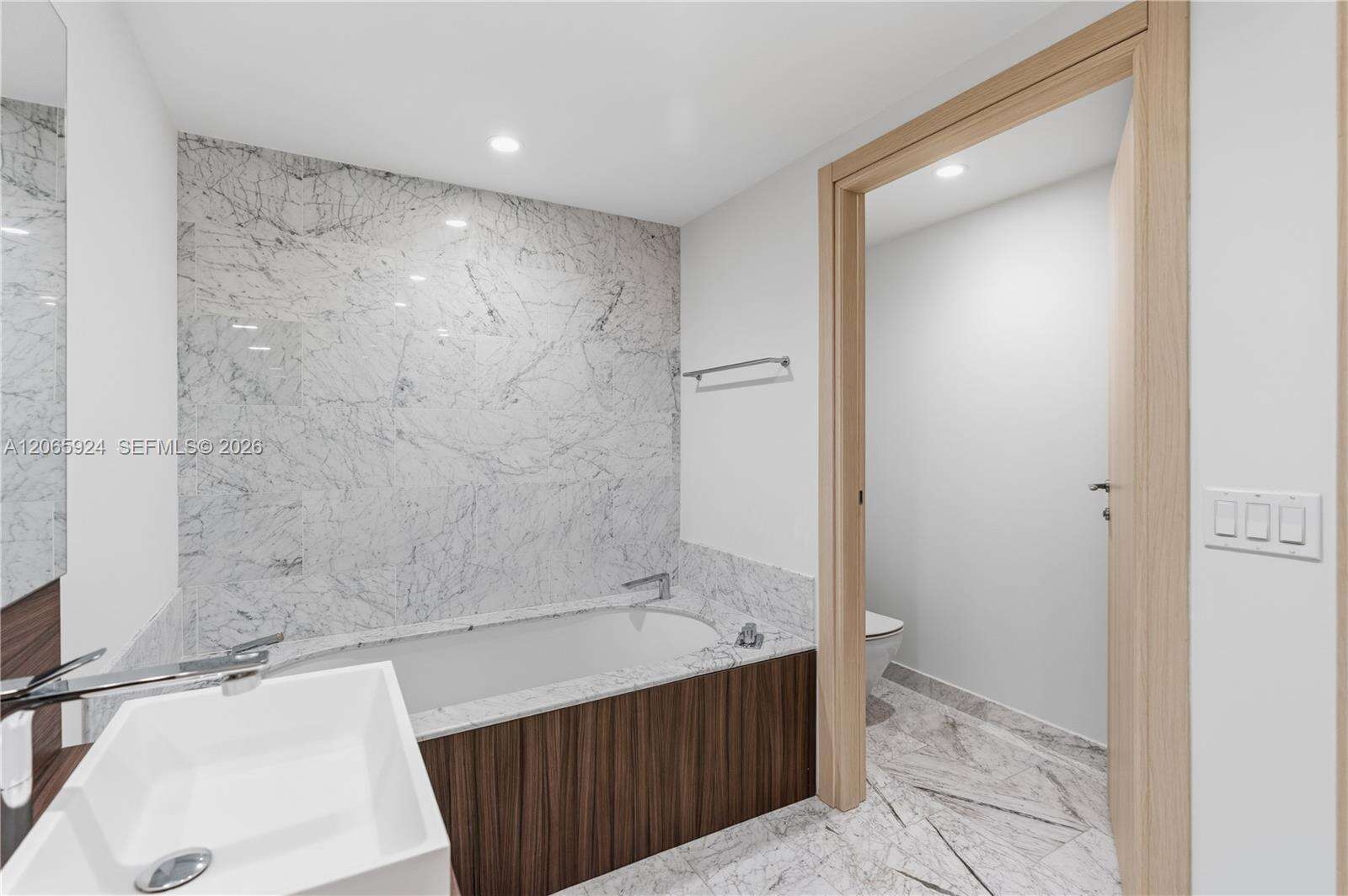 Brickell Flatiron at 1000 Brickell Plz, Miami, FL 33131 - For Rent photo 21