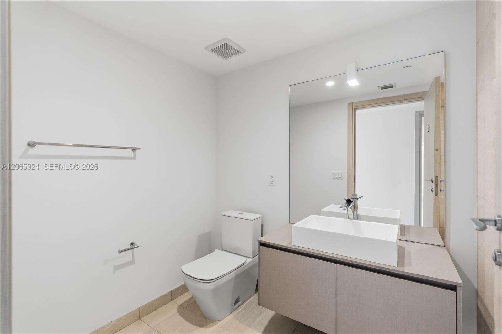 Brickell Flatiron at 1000 Brickell Plz, Miami, FL 33131 - For Rent photo 27
