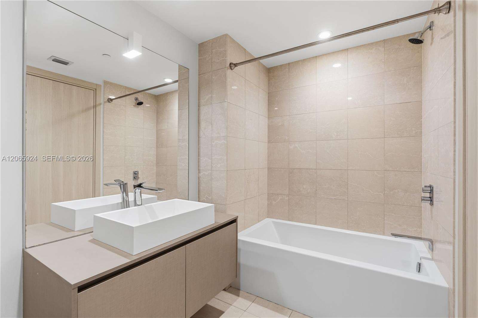 Brickell Flatiron at 1000 Brickell Plz, Miami, FL 33131 - For Rent photo 28