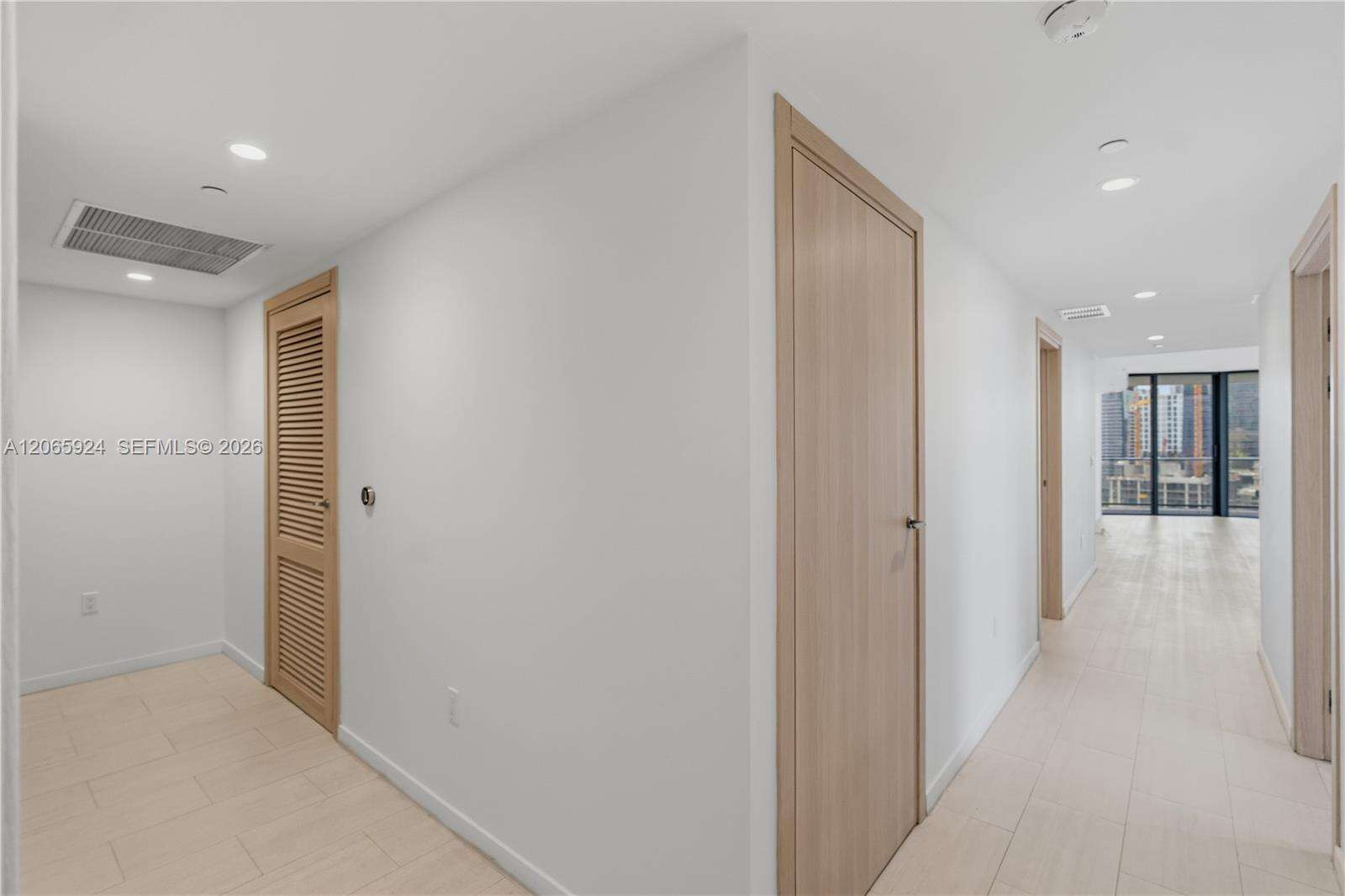 Brickell Flatiron at 1000 Brickell Plz, Miami, FL 33131 - For Rent photo 30