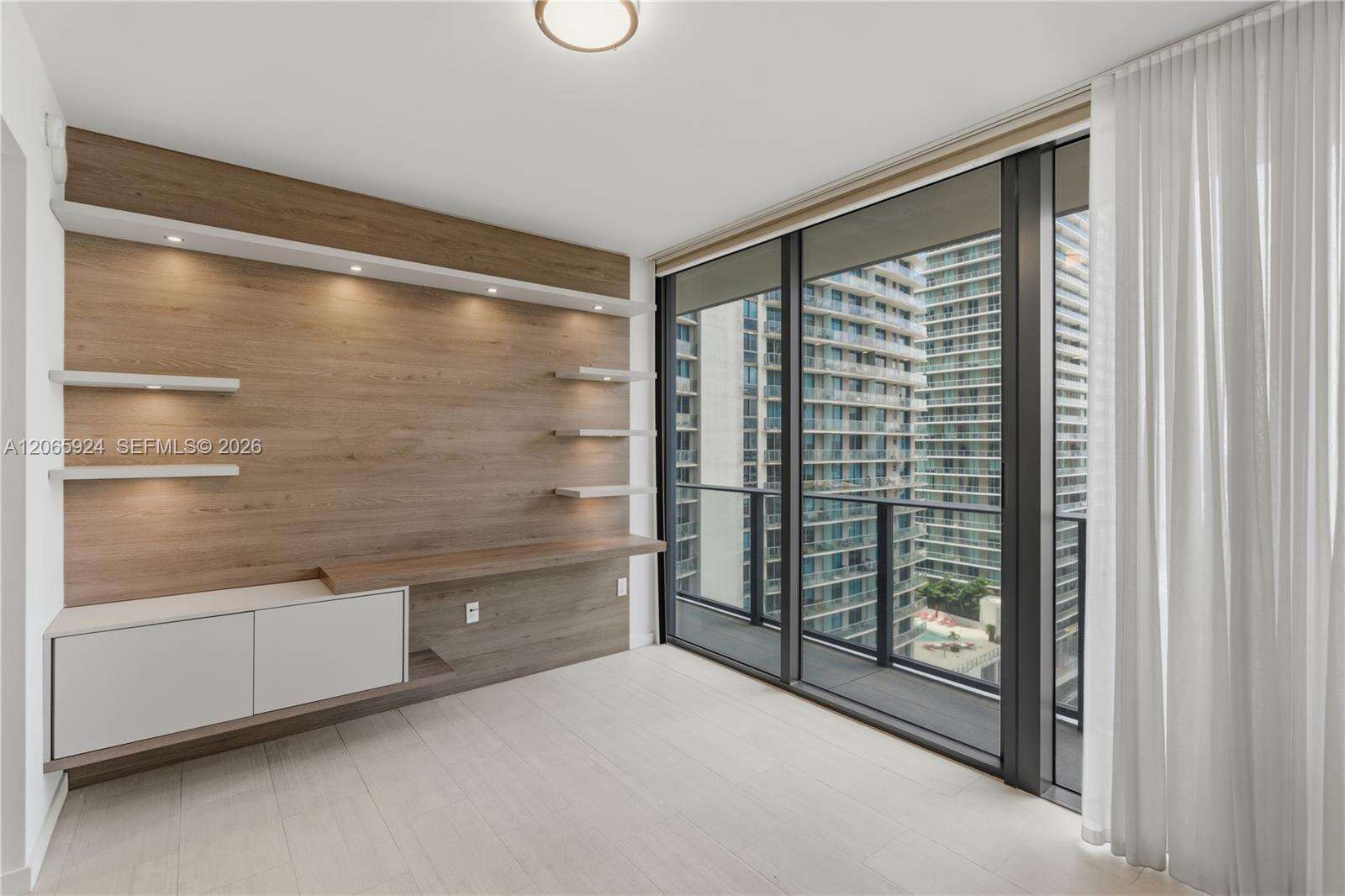 Brickell Flatiron at 1000 Brickell Plz, Miami, FL 33131 - For Rent photo 32