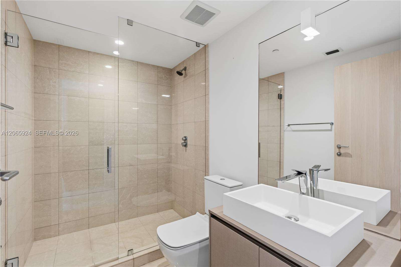 Brickell Flatiron at 1000 Brickell Plz, Miami, FL 33131 - For Rent photo 33