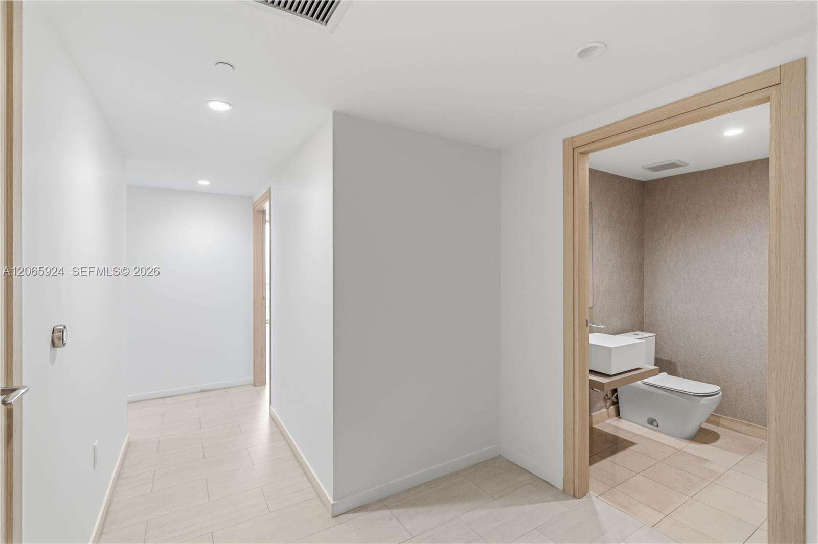 Brickell Flatiron at 1000 Brickell Plz, Miami, FL 33131 - For Rent photo 35