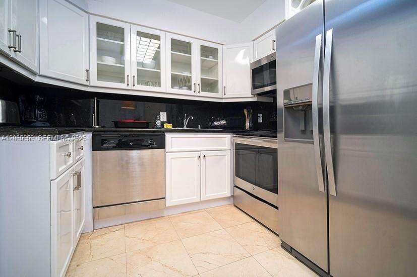 Seacoast 5151 at 5161 Collins Ave, Miami Beach, FL 33140 - For Rent photo 13