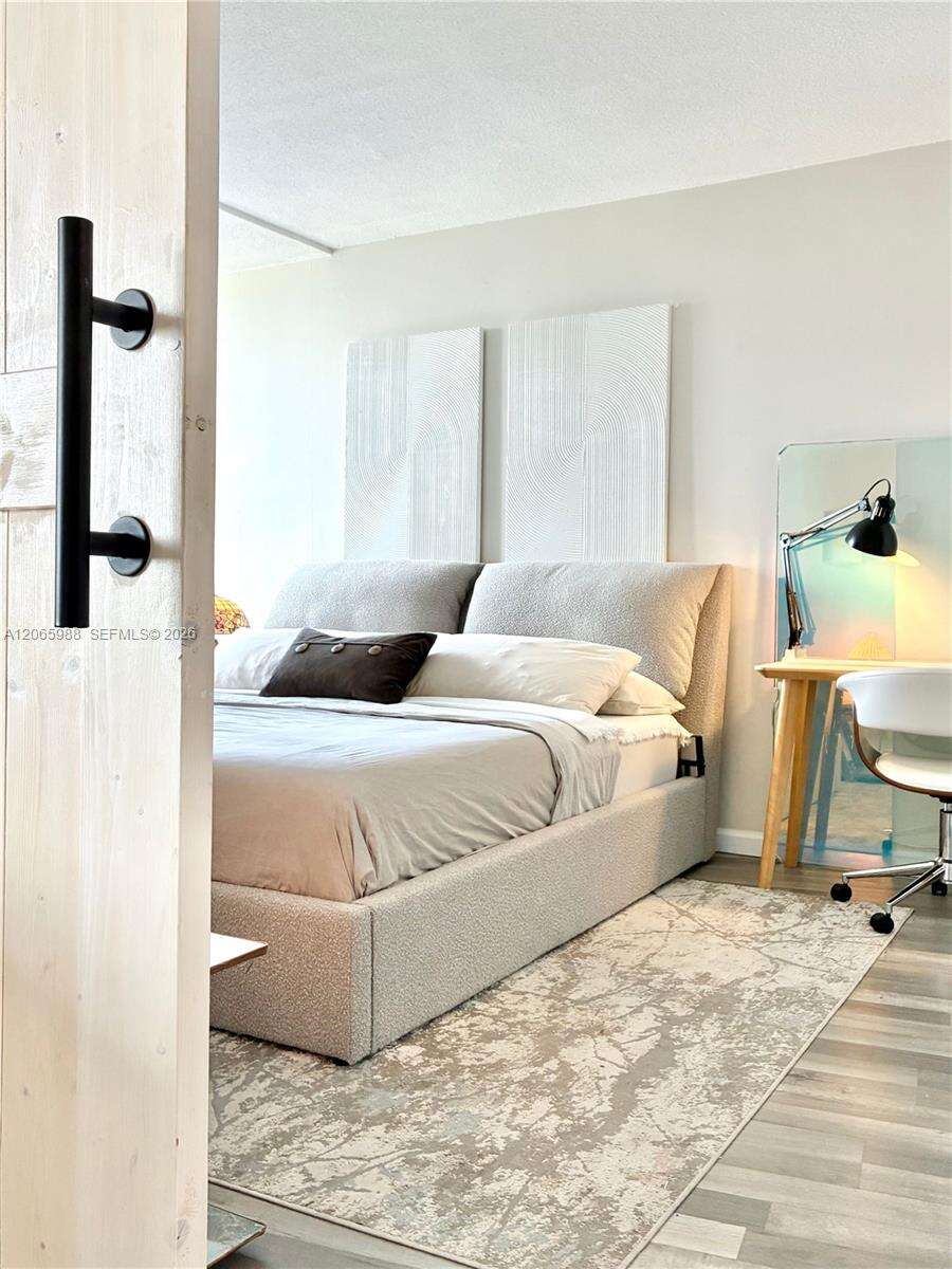 King Cole at 900 Bay Dr, Miami Beach, FL 33141 - For Rent photo 2