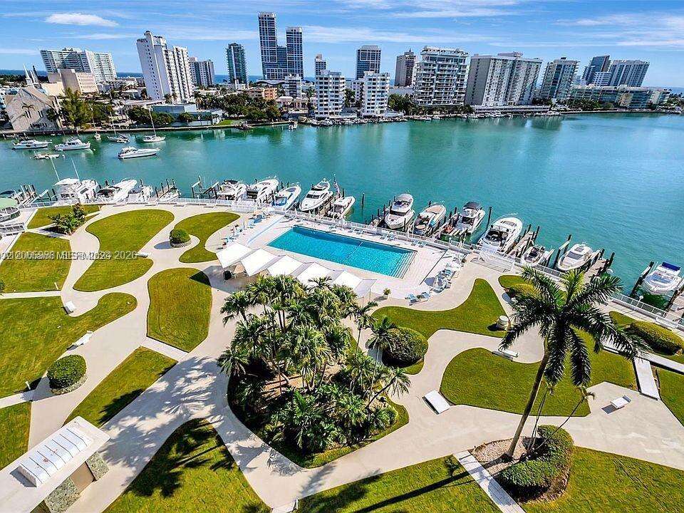 King Cole at 900 Bay Dr, Miami Beach, FL 33141 - For Rent photo 15
