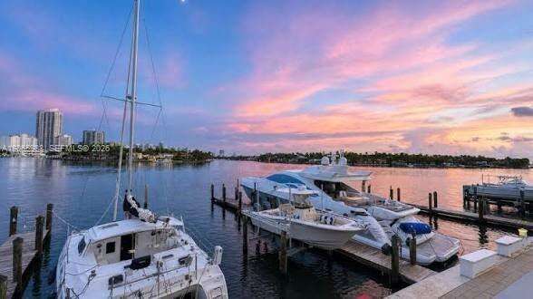 King Cole at 900 Bay Dr, Miami Beach, FL 33141 - For Rent photo 16