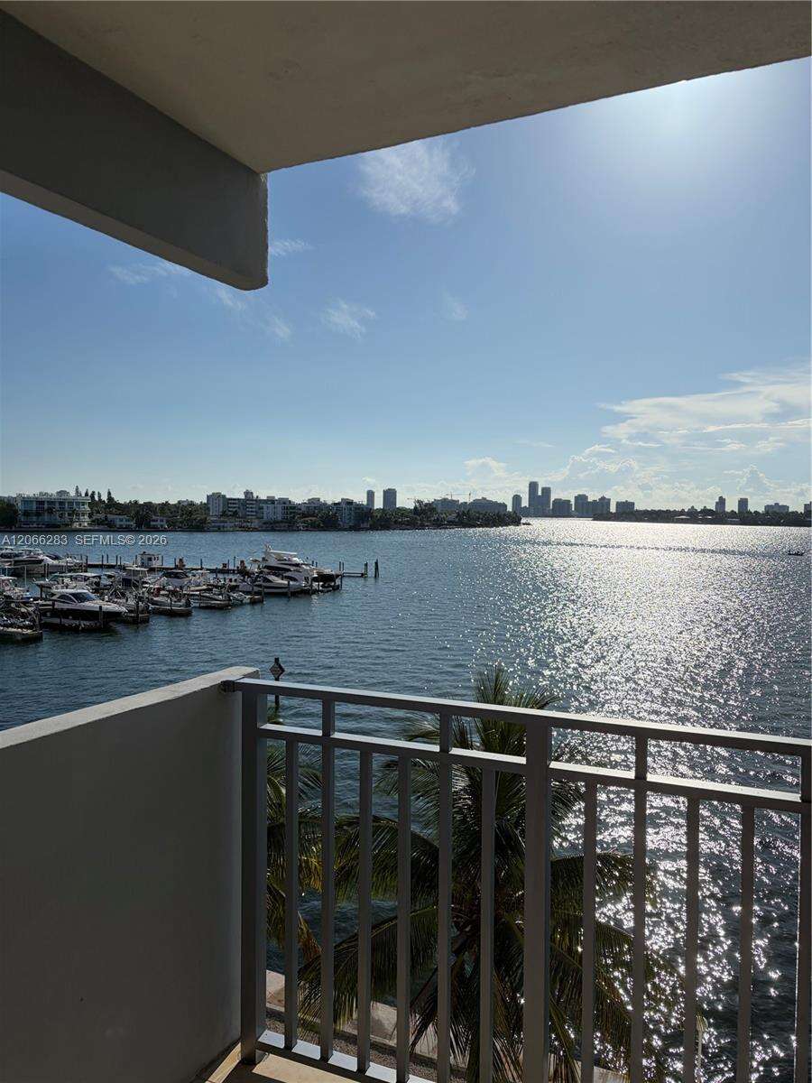 Caribbean Towers Condos for Sale & Rent | Picture 1