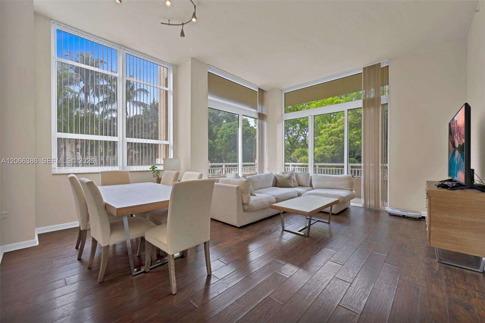 Turnberry On The Green at 19501 Country Club Dr, Aventura, FL 33180 - For Rent photo 1