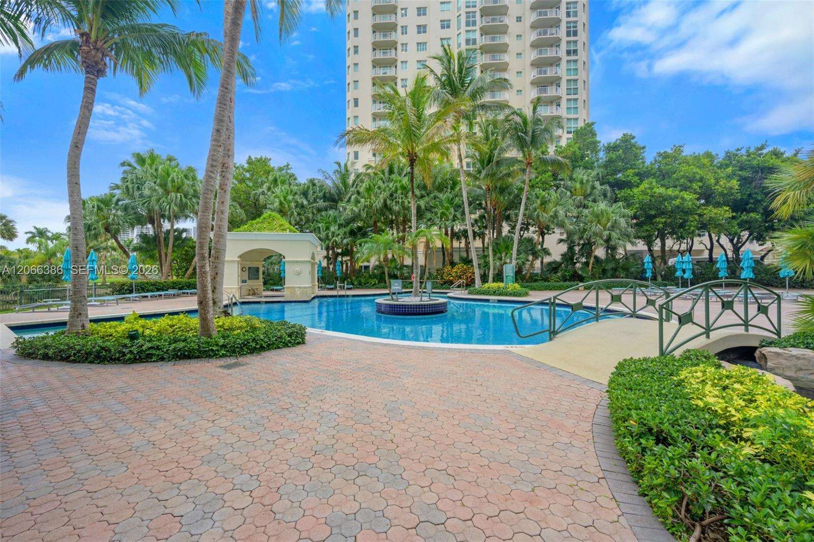 Turnberry On The Green at 19501 Country Club Dr, Aventura, FL 33180 - For Rent photo 20