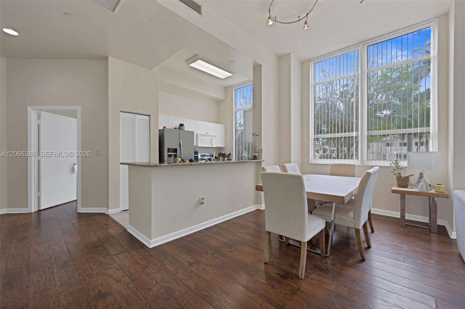 Turnberry On The Green at 19501 Country Club Dr, Aventura, FL 33180 - For Rent photo 3