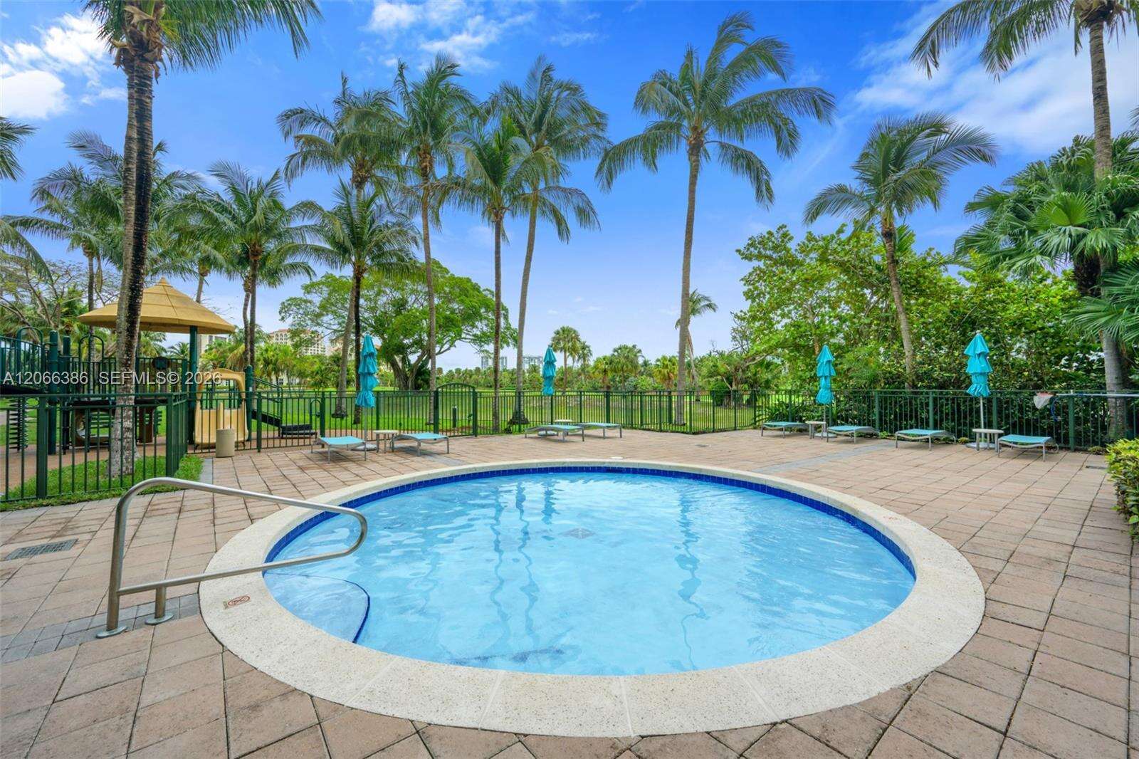 Turnberry On The Green at 19501 Country Club Dr, Aventura, FL 33180 - For Rent photo 24