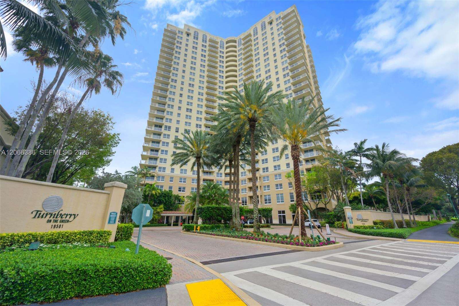 Turnberry On The Green at 19501 Country Club Dr, Aventura, FL 33180 - For Rent photo 26