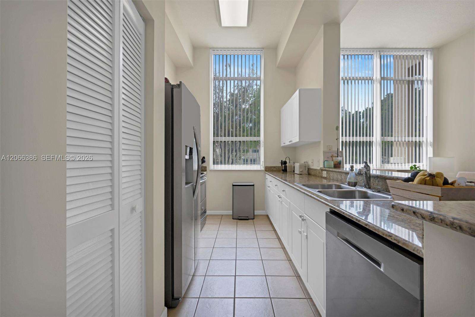 Turnberry On The Green at 19501 Country Club Dr, Aventura, FL 33180 - For Rent photo 5