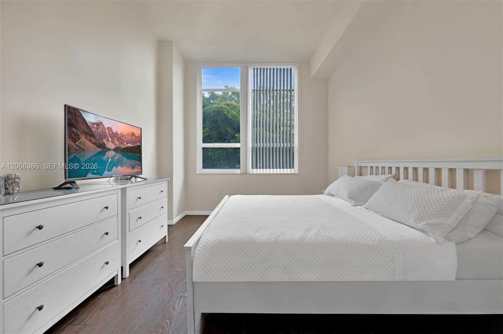 Turnberry On The Green at 19501 Country Club Dr, Aventura, FL 33180 - For Rent photo 10