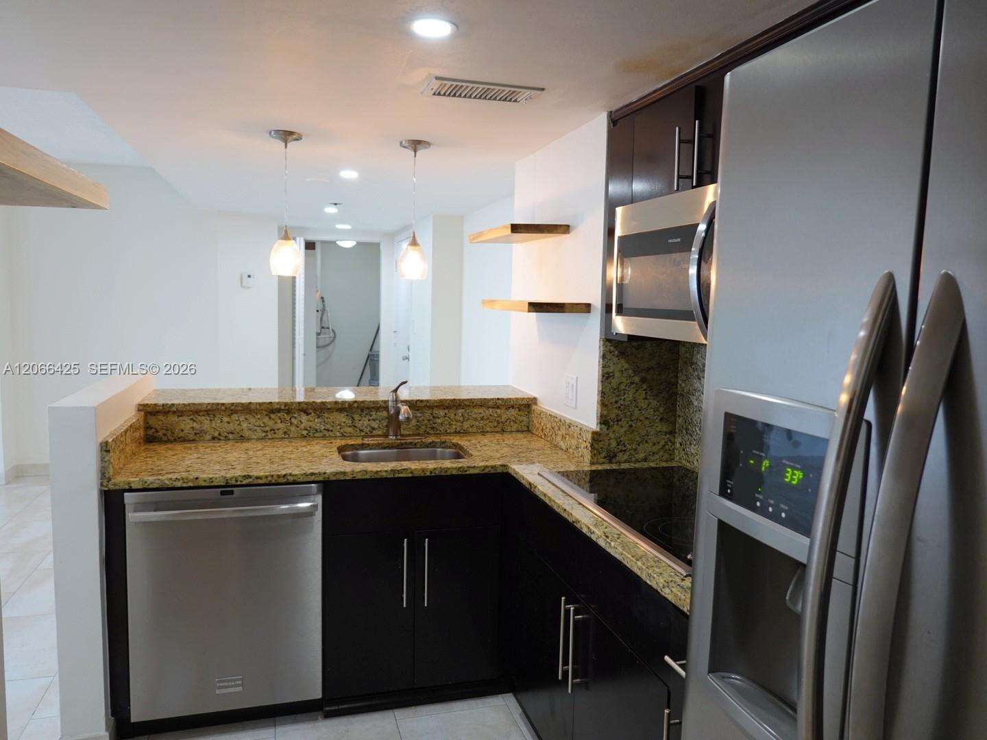 Isola at 770 Claughton Island Dr, Miami, FL 33131 - For Rent photo 4