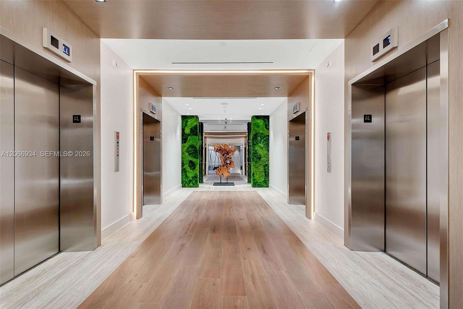 Roney Palace at 2301 Collins Ave, Miami Beach, FL 33139 - For Rent photo 29