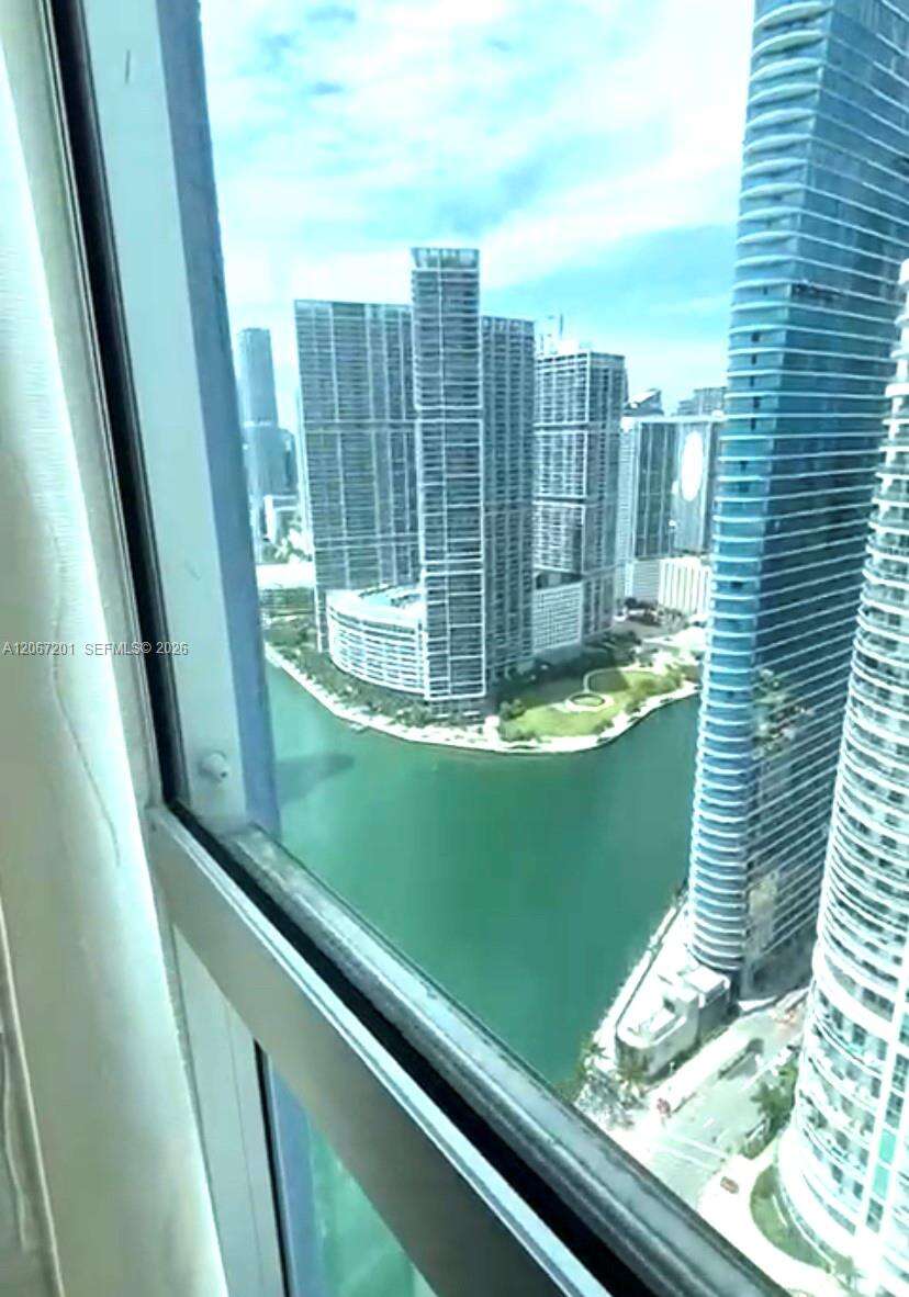 One Miami West at 325 Biscayne Blvd, Miami, FL 33131 - For Rent photo 6