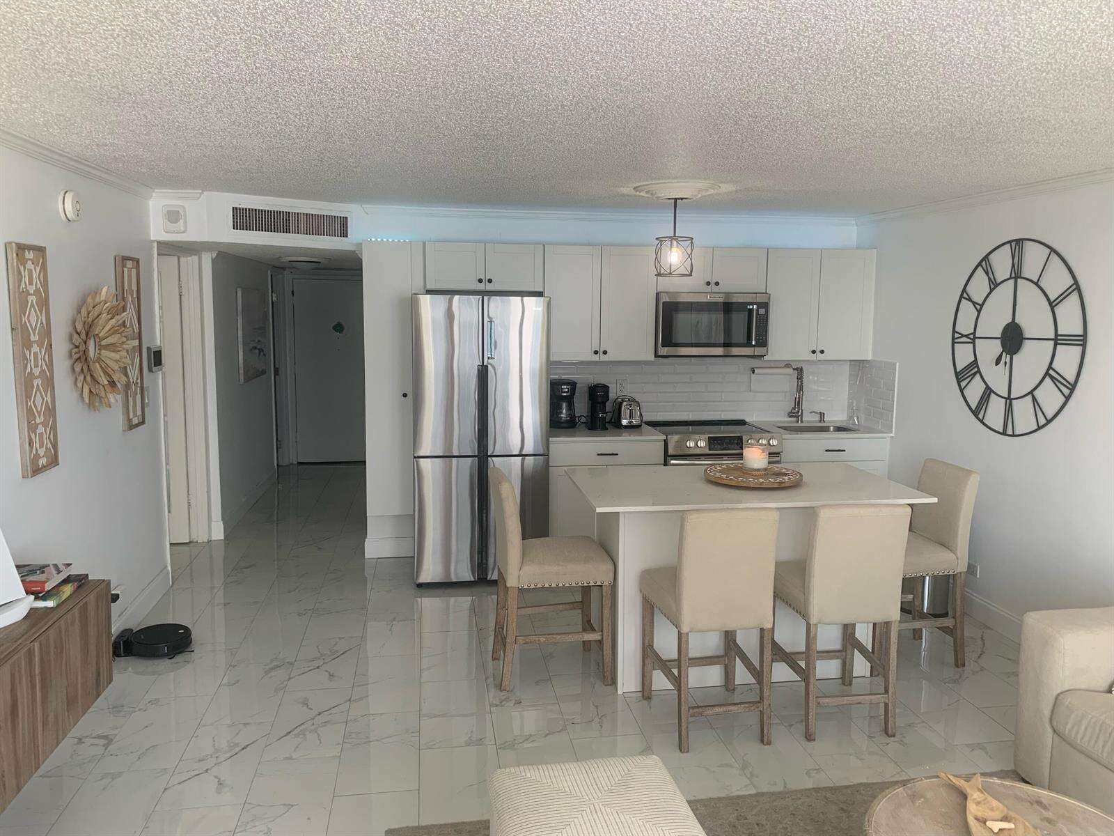 Maison Grande at 6039 Collins, Miami Beach, FL 33140 - For Rent photo 2