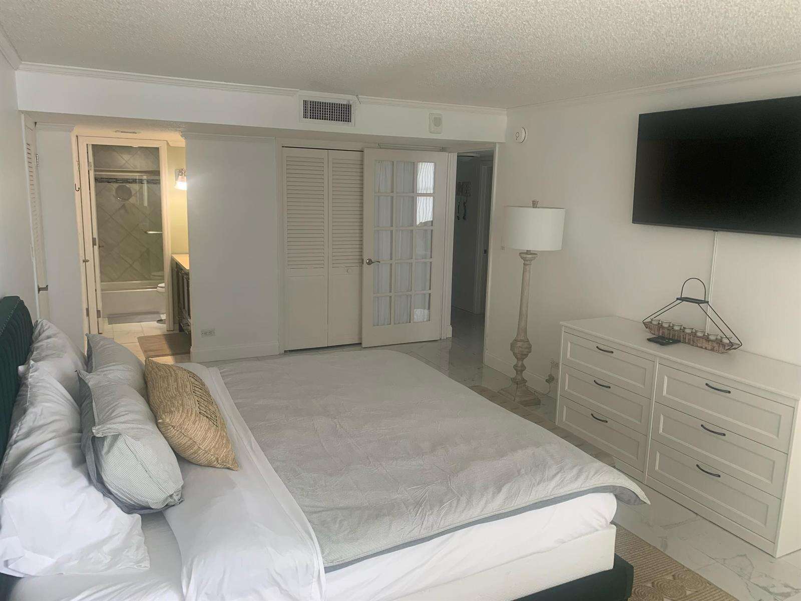 Maison Grande at 6039 Collins, Miami Beach, FL 33140 - For Rent photo 4