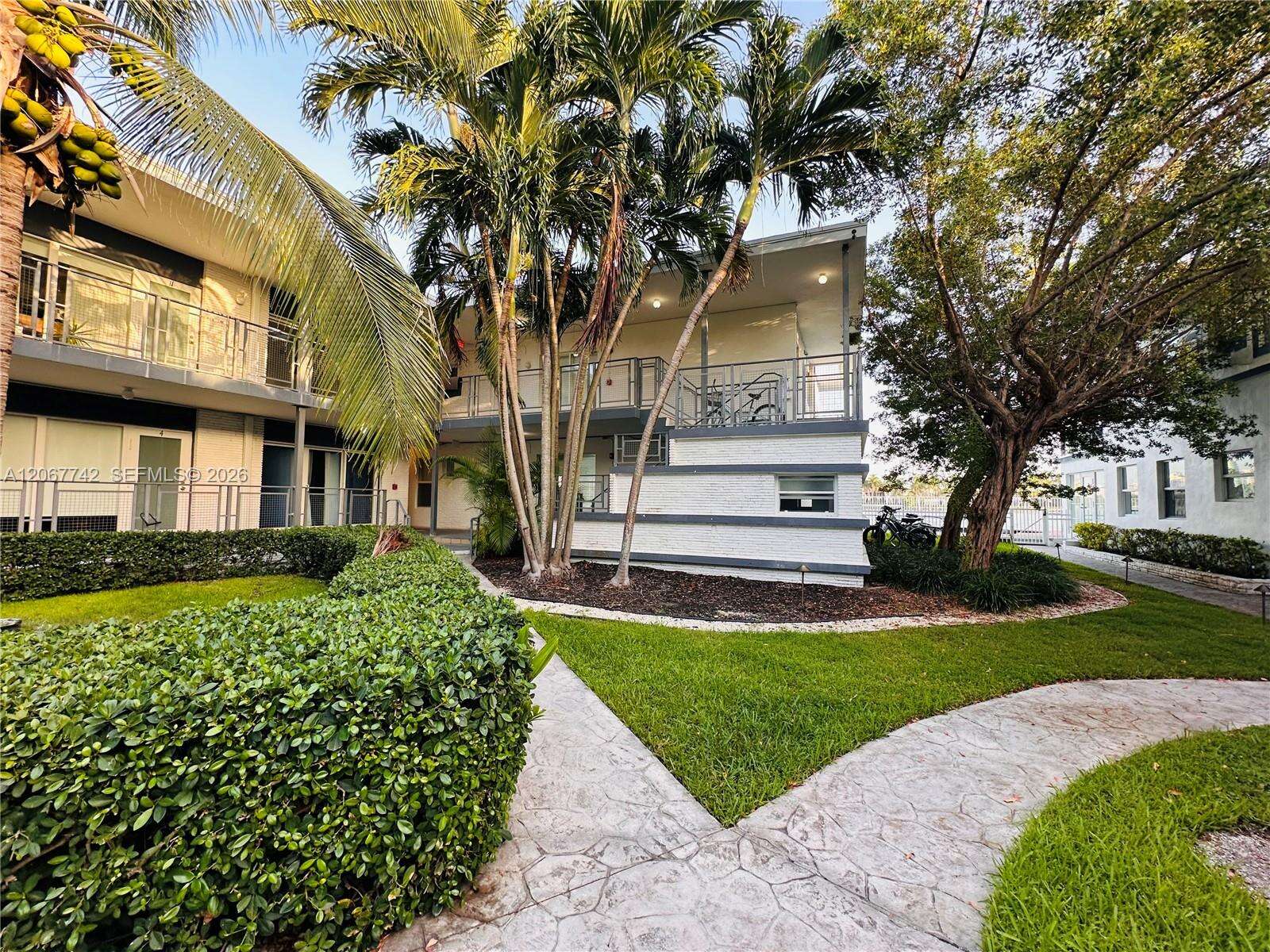Ocean Side Sec Of Isle Of Normandy Condos for Sale & Rent | Picture 1