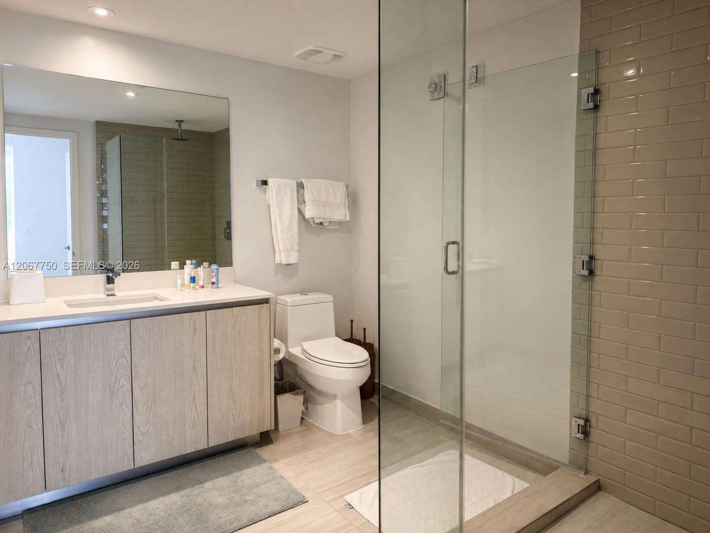 Hyde Beach House at 4010 Ocean Dr, Hollywood, FL 33019 - For Rent photo 6