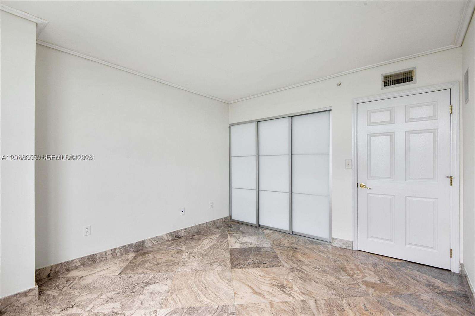The Floridian at 650 W Ave, Miami Beach, FL 33139 - For Rent photo 12