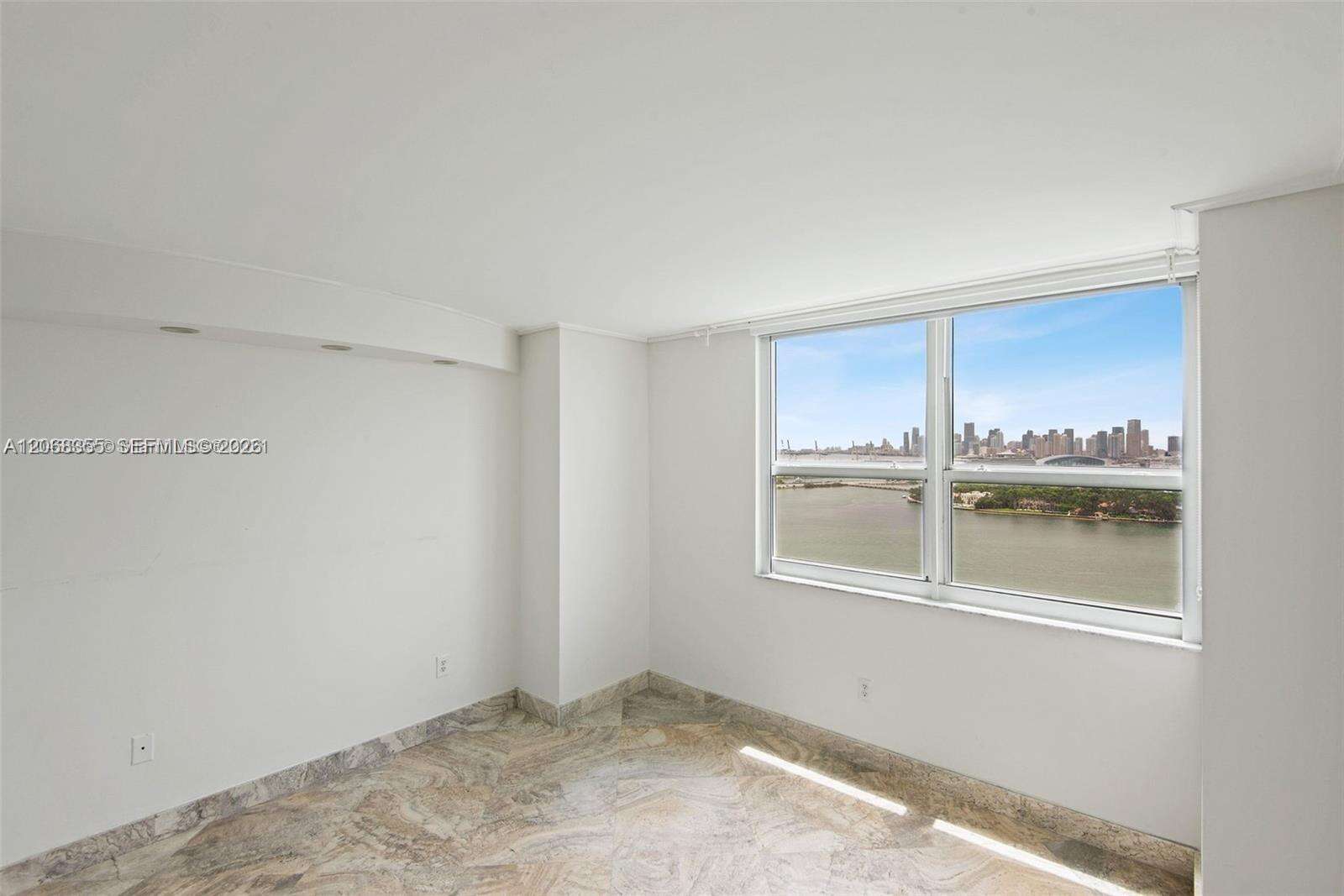 The Floridian at 650 W Ave, Miami Beach, FL 33139 - For Rent photo 10
