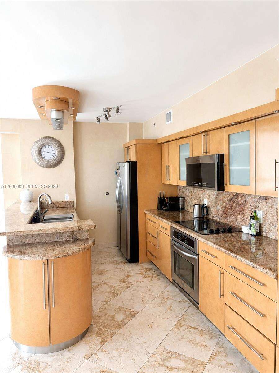 King David at 17555 Atlantic Blvd, Sunny Isles Beach, FL 33160 - For Rent photo 14