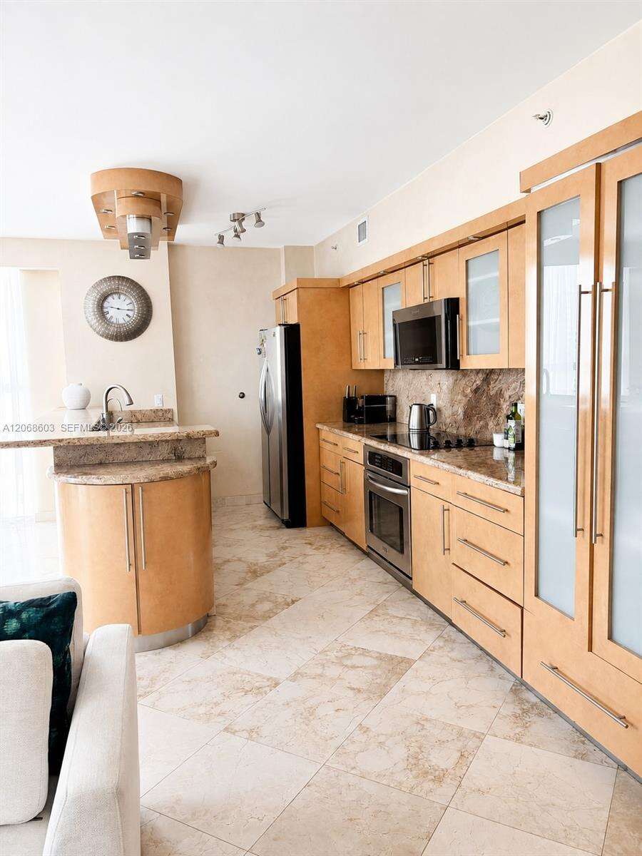 King David at 17555 Atlantic Blvd, Sunny Isles Beach, FL 33160 - For Rent photo 16