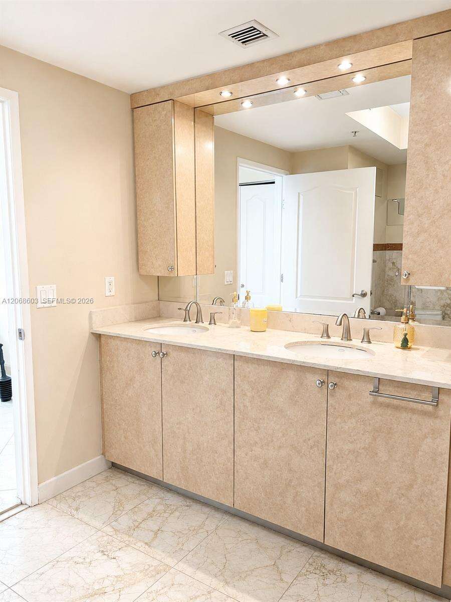 King David at 17555 Atlantic Blvd, Sunny Isles Beach, FL 33160 - For Rent photo 28