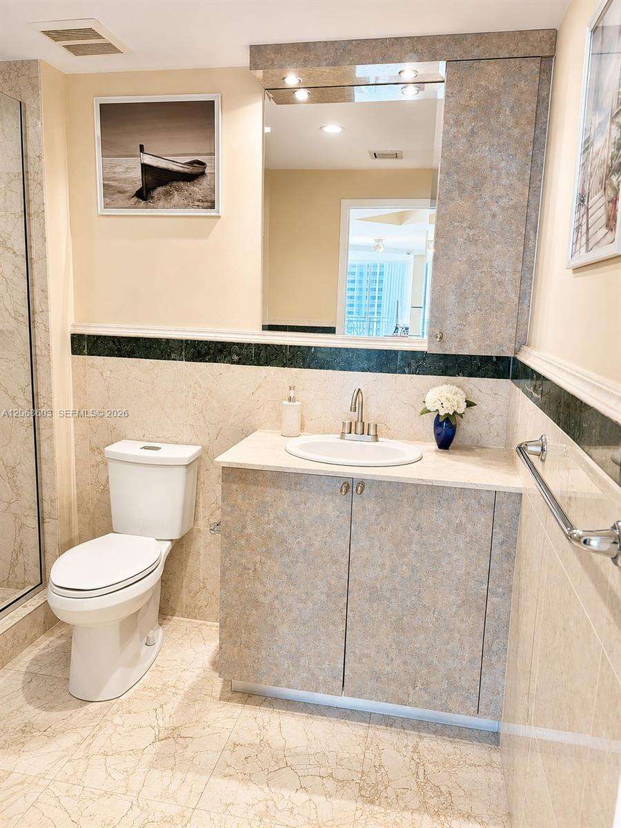 King David at 17555 Atlantic Blvd, Sunny Isles Beach, FL 33160 - For Rent photo 49