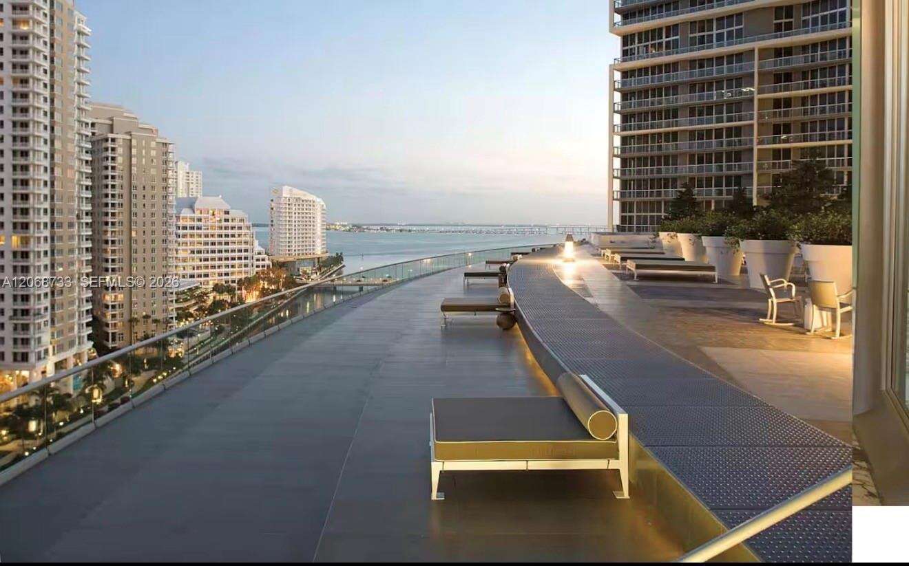 Icon Brickell 3 at 485 Brickell Ave, Miami, FL 33131 - For Rent photo 17