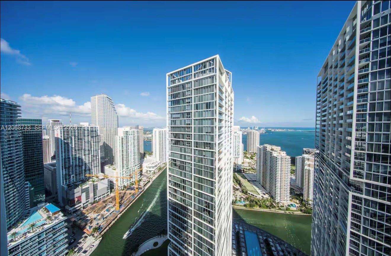 Icon Brickell 3 at 485 Brickell Ave, Miami, FL 33131 - For Rent photo 3