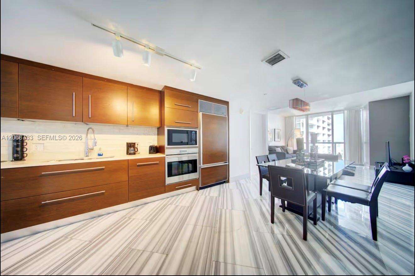 Icon Brickell 3 at 485 Brickell Ave, Miami, FL 33131 - For Rent photo 6