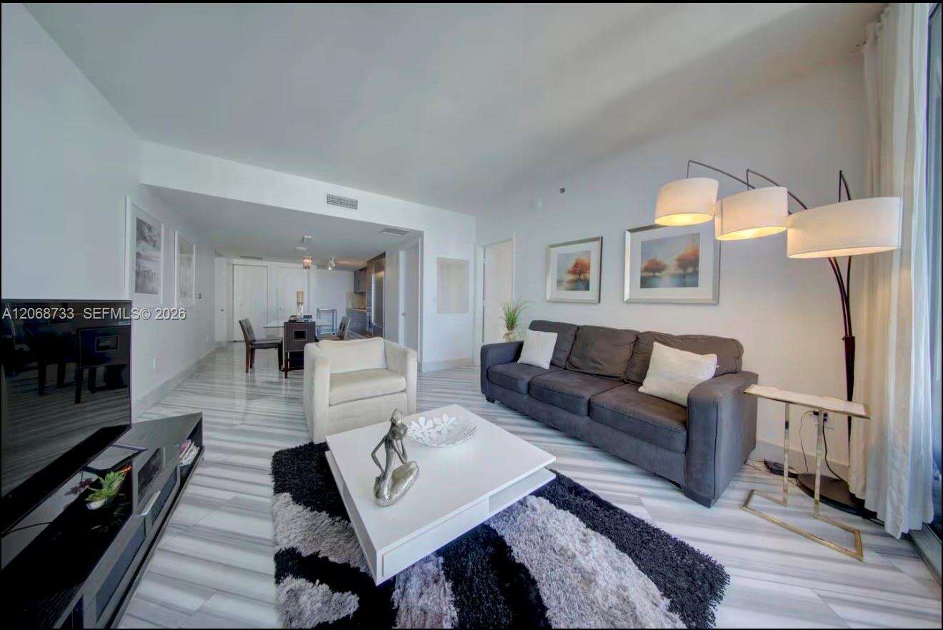 Icon Brickell 3 at 485 Brickell Ave, Miami, FL 33131 - For Rent photo 8