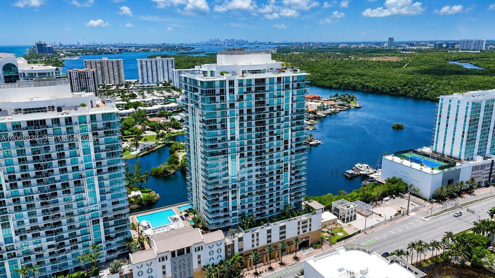 Parque Towers at 330 Sunny Isles Blvd, Sunny Isles Beach, FL 33160 - For Rent photo 38