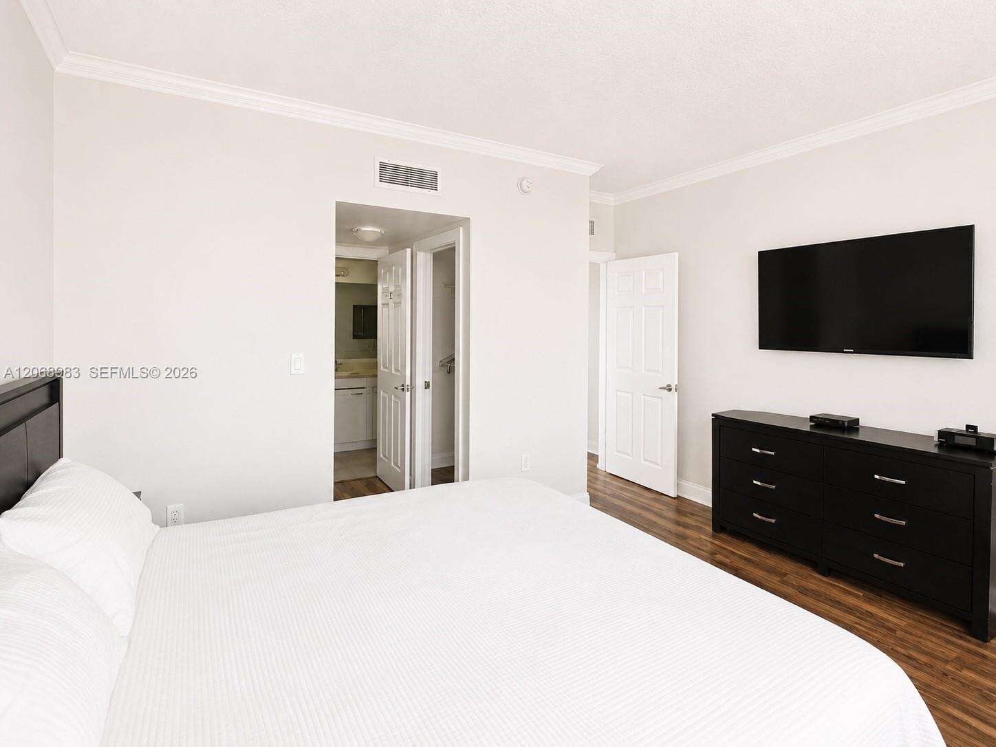 2080 Ocean Drive at 2069 Ocean Dr, Hallandale Beach, FL 33009 - For Rent photo 34