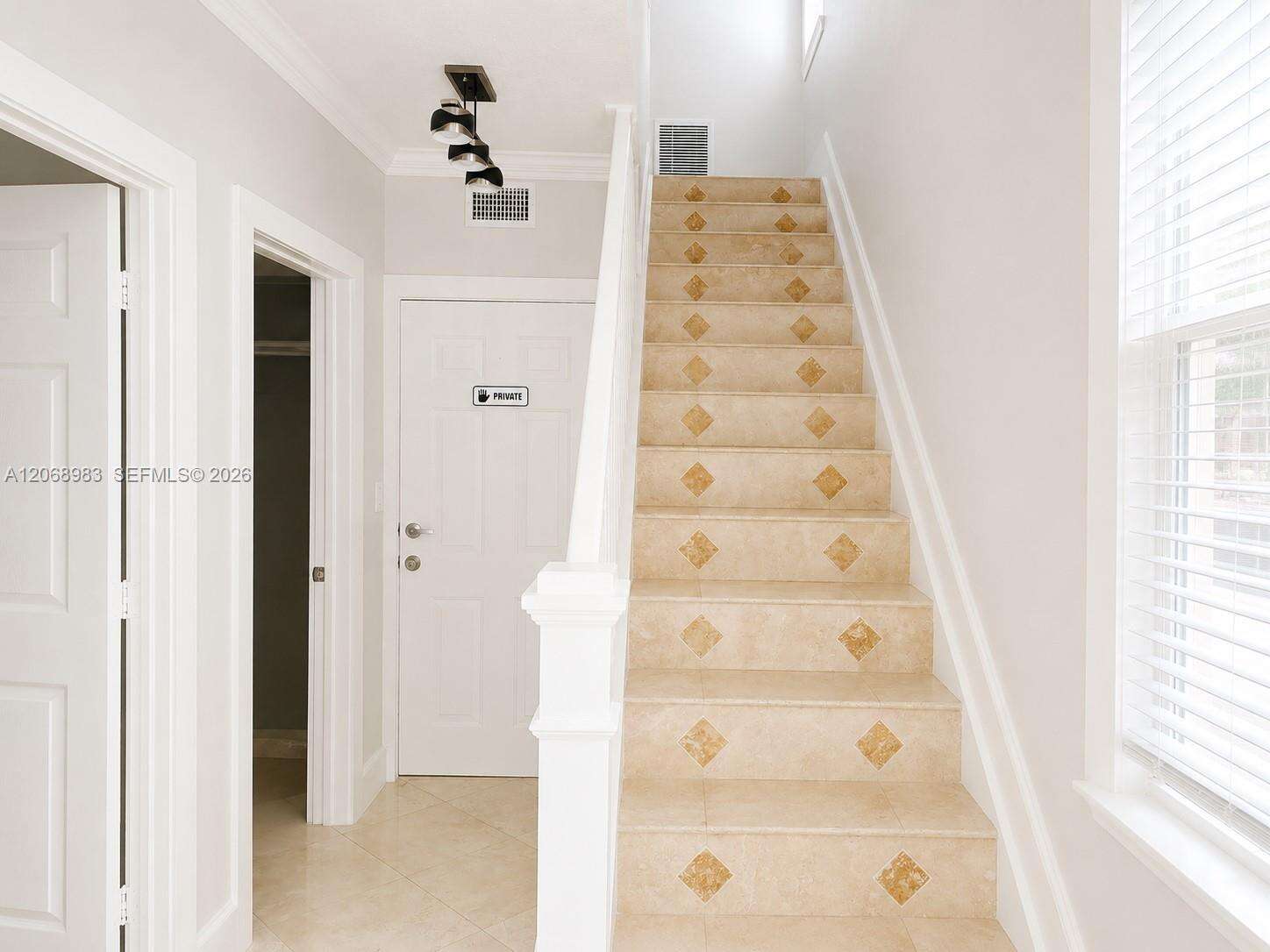 2080 Ocean Drive at 2069 Ocean Dr, Hallandale Beach, FL 33009 - For Rent photo 10