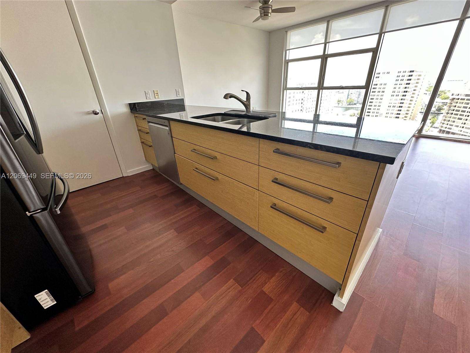 The Beach Club Two at 1830 Ocean Dr, Hallandale Beach, FL 33009 - For Rent photo 7