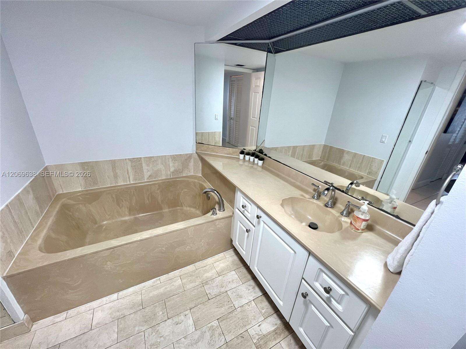 The Grand at 1717 Bayshore Dr, Miami, FL 33132 - For Rent photo 16
