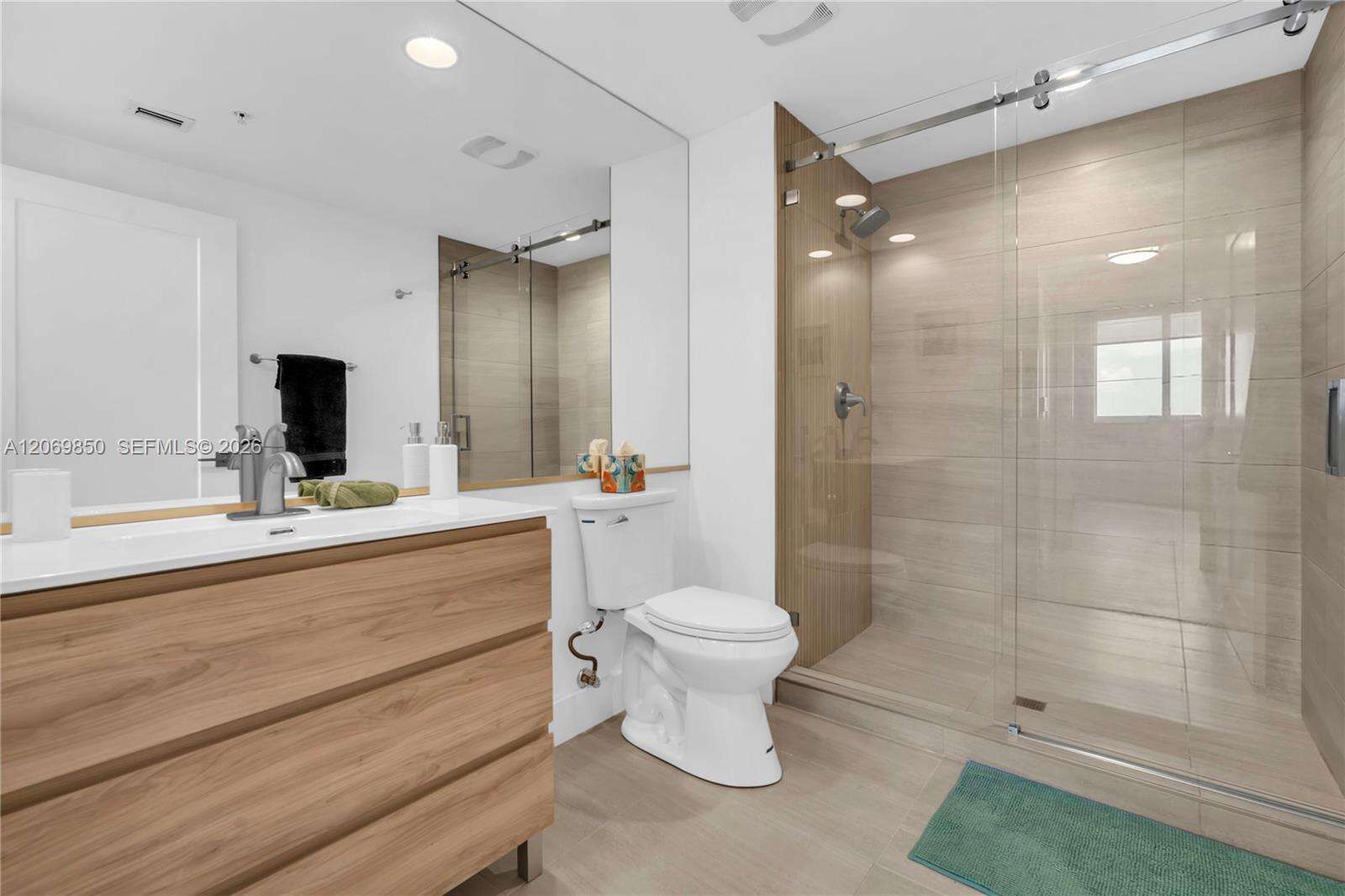Venture at 18800 29 Ave, Aventura, FL 33180 - For Rent photo 22
