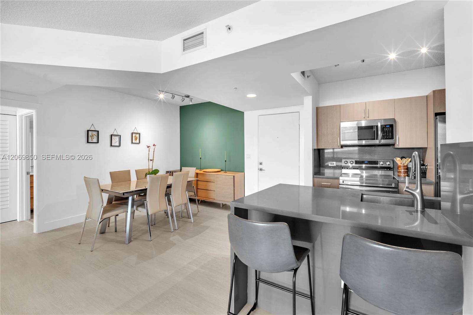 Venture at 18800 29 Ave, Aventura, FL 33180 - For Rent photo 4