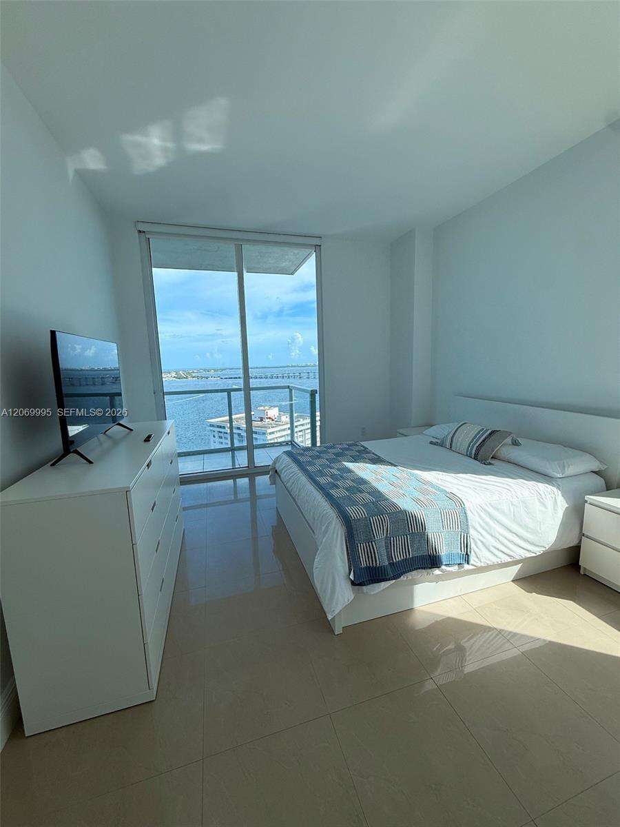 Emerald At Brickell at 218 14 St, Miami, FL 33131 - For Rent photo 6