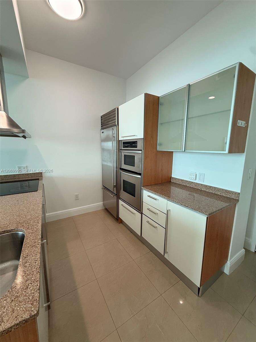Emerald At Brickell at 218 14 St, Miami, FL 33131 - For Rent photo 9