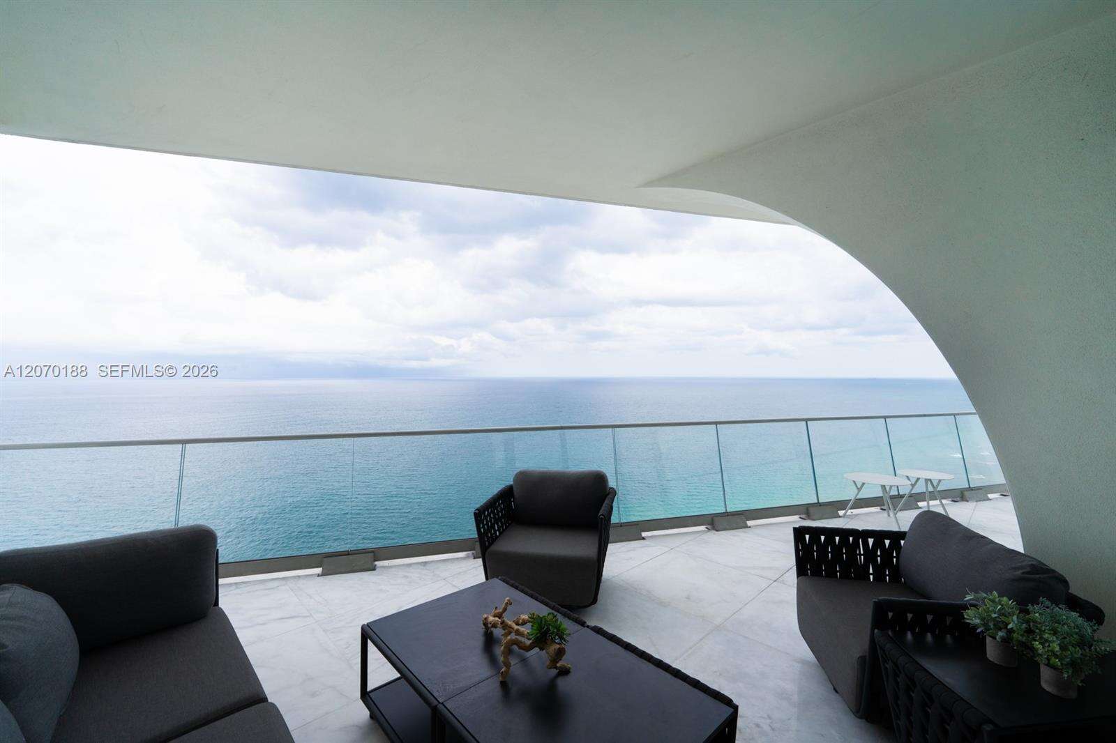 Jade Signature at 16901 Collins Ave, Sunny Isles Beach, FL 33160 - For Rent photo 1